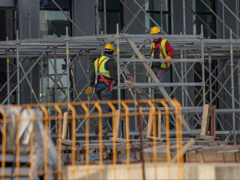 How to Minimise the Health Risk to Employees at a Construction Site